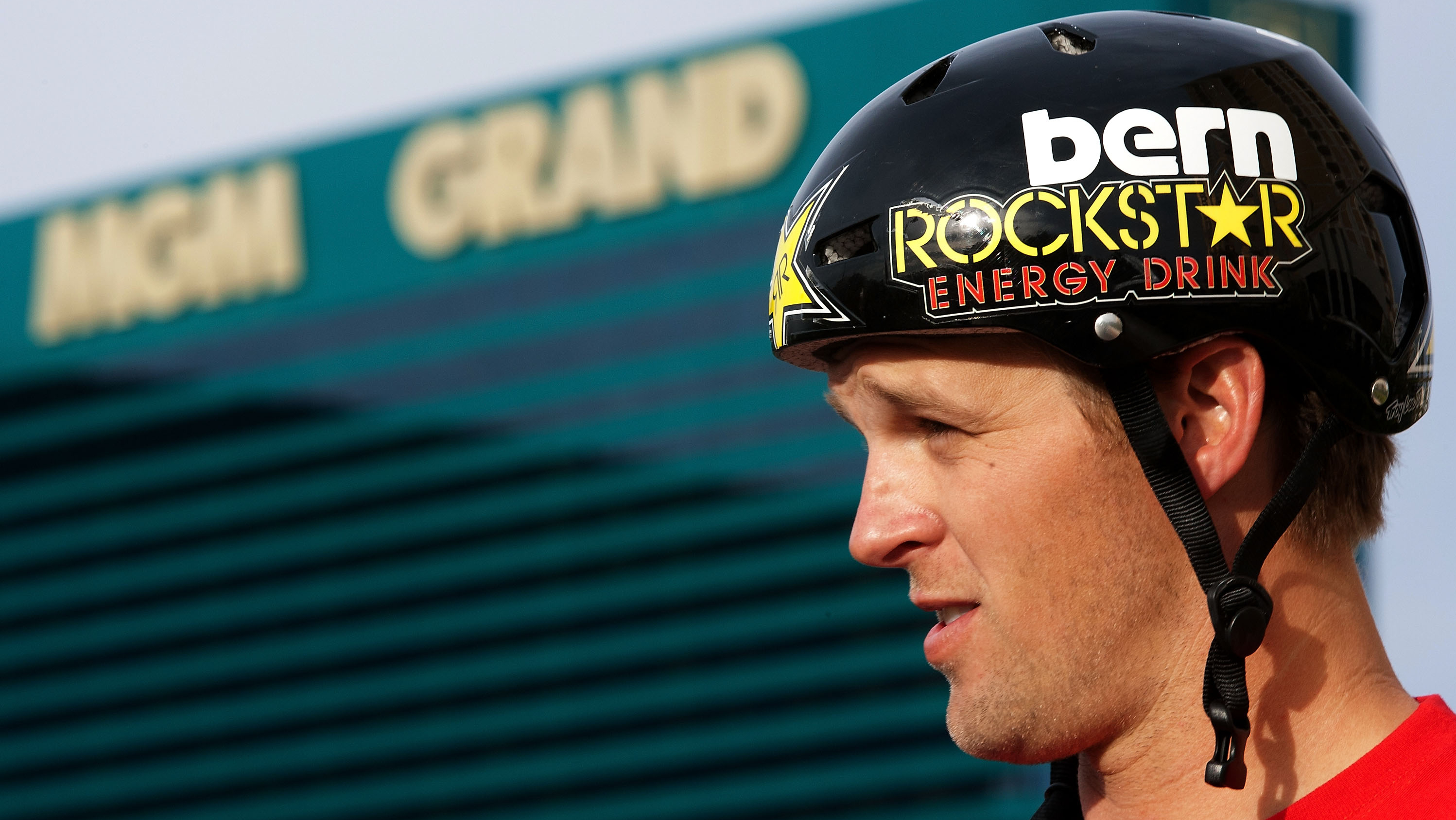 An extreme sports star Erik Roner skydiving for the opening ceremony of a golf event in Northern California died when he struck a tree. (Photo: AP/ File) An extreme sports star Erik Roner skydiving for the opening ceremony of a golf event in Northern California died when he struck a tree. (Photo: AP/ File)